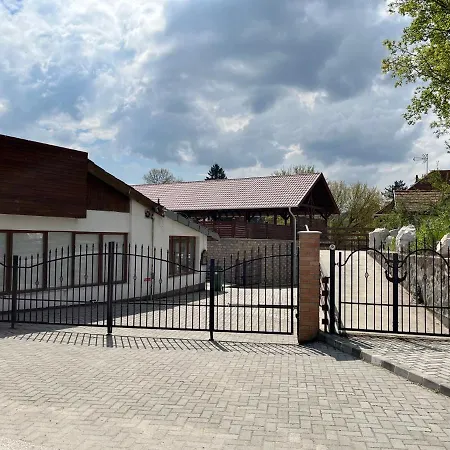 Dunaparti Feszek A Dunakanyarban